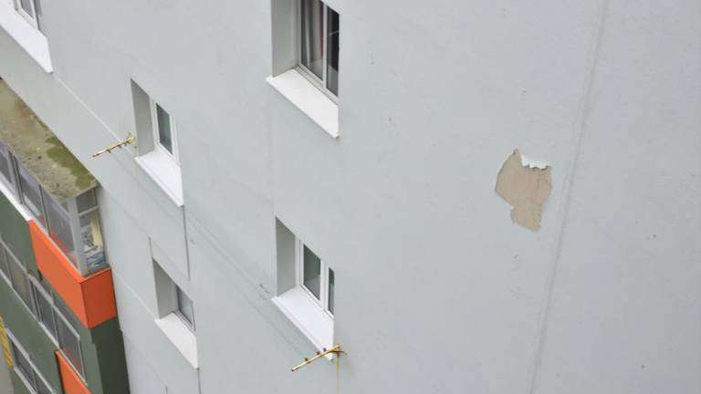 La pintura se cae unos meses después de acabada la obra (Foto C7)